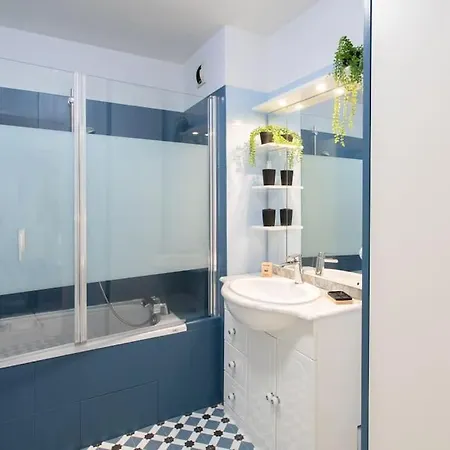 Apartment C16 - 2 Bdr Rue Antibes 4 Min Palais Festivals - Ac & Terrace Cannes